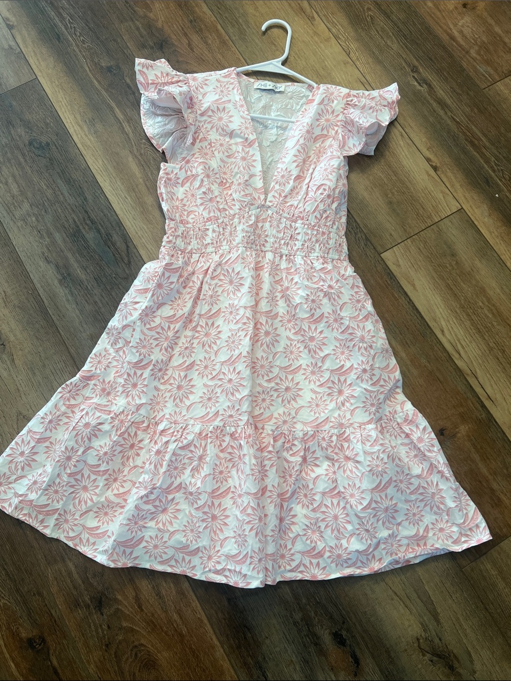 NWOT S She + Sky Pink and White Floral V-Neck Midi Dress lined